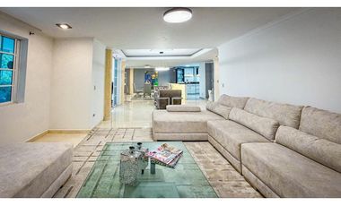 Casa cerca al mall Amsterdam