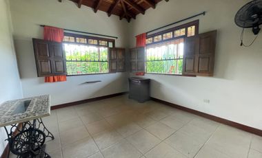 CASA CAMPESTRE EN ARRIENDO VIA BARCELONA/QUINDIO