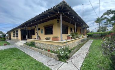 CASA CAMPESTRE EN ARRIENDO VIA BARCELONA/QUINDIO