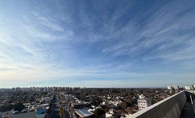 Departamento piso alto a estrenar en Torre Bamboo.  Cochera. Olivos