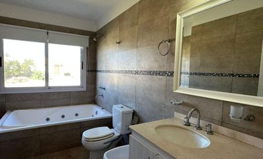 Casa en Venta y Alquiler Temporal en Costa Esmeralda Deportivo 1