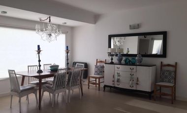 Casa en Venta y Alquiler Temporal en Pinamar Norte con vista al Mar