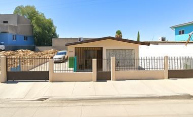 Casa en venta con gran terreno en Tijuana, B.C. Del Cerro Colorado, ofertas cash