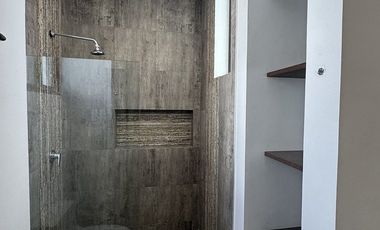 Casa amueblada y con paneles en Renta en Temozón Village modelo Loma