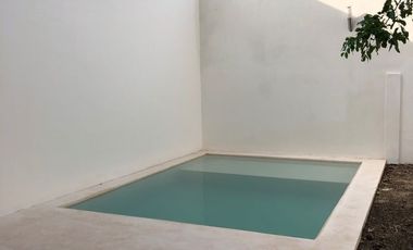 Casa amueblada y con paneles en Renta en Temozón Village modelo Loma