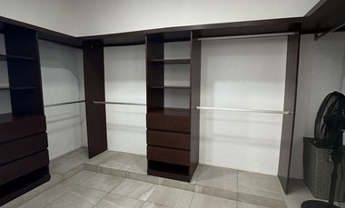 Casa amueblada y con paneles en Renta en Temozón Village modelo Loma