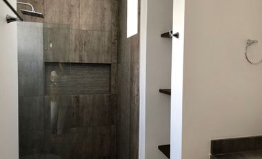 Casa amueblada y con paneles en Renta en Temozón Village modelo Loma