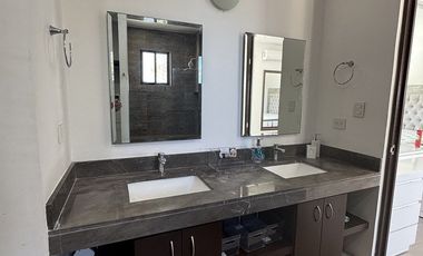 Casa amueblada y con paneles en Renta en Temozón Village modelo Loma