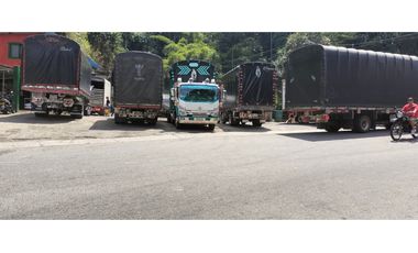 SE VENDE CASALOTE CON NEGOCIO EN BUCARAMANGA SANTANDER