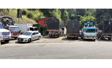 SE VENDE CASALOTE CON NEGOCIO EN BUCARAMANGA SANTANDER
