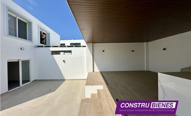 Casa semi amoblada vista al mar en Urb. Ciudad del Mar