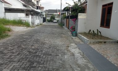 Beverly hill gentan rumah elite