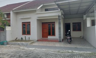 Beverly hill gentan rumah elite