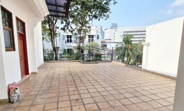 Disewakan Rumah Di Senopati/Selong/ Kebayoran Baru Jakarta  STD633