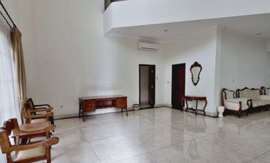 Disewakan Rumah Di Senopati/Selong/ Kebayoran Baru Jakarta  STD633