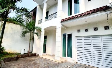 Rumah Cluster Lokasi strategis  dekat Mall Gandaria Pondok Indah sg