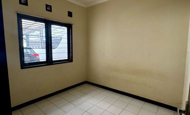 Rumah Bagus di Taman Rahayu Regency Terawat dan Siap Huni