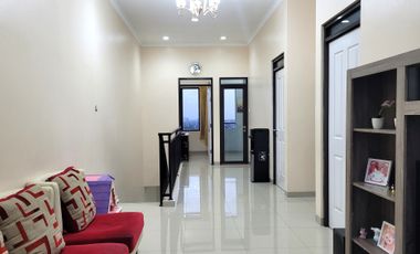 RUMAH FULL FURNISH 3LT VIEW CANTIK GREEN VALLEY DEKAT SURAPATI CORE BANDUNG