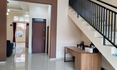 RUMAH FULL FURNISH 3LT VIEW CANTIK GREEN VALLEY DEKAT SURAPATI CORE BANDUNG