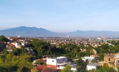 RUMAH FULL FURNISH 3LT VIEW CANTIK GREEN VALLEY DEKAT SURAPATI CORE BANDUNG