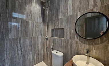 Disewa Rumah Murah Dan Semi Furnish di Cluster Royal London, Bekasi