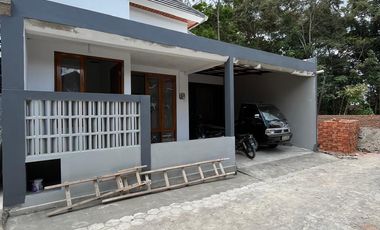 dijual rumah di sleman dekat  kampus uii dan pasar jangkang ngemplak