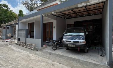 dijual rumah di sleman dekat  kampus uii dan pasar jangkang ngemplak