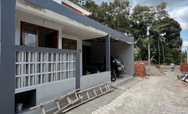dijual rumah di sleman dekat  kampus uii dan pasar jangkang ngemplak