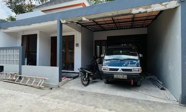 dijual rumah di sleman dekat  kampus uii dan pasar jangkang ngemplak
