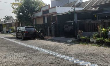 Dijual murah. Rumah di perumahan Park Royal Regency, Buduran, Sidoarjo