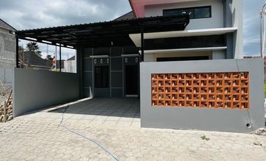 dijual rumah di sleman dekat stadion maguwo dalam cluster wedomartani