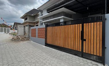 dijual rumah di sleman dekat SD model jogjabay di wedomartani ngemplak