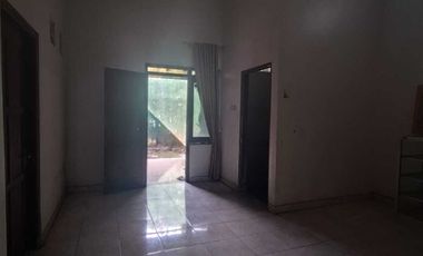 RUMAH 2 LANTAI MURAH STRATEGIS DI DAERAH MAGUWOHARJO SLEMAN YOGYA