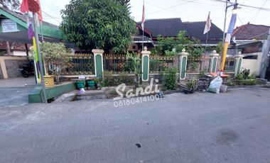 Rumah Bersih Luas 400 meter Furnished Dekat Blok O dan Kopasgat Berbah
