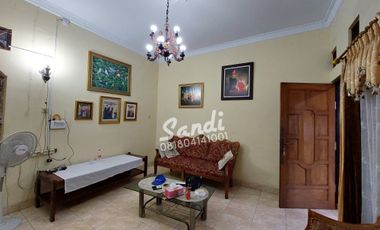 Rumah Bersih Luas 400 meter Furnished Dekat Blok O dan Kopasgat Berbah