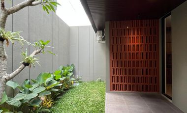 dijual rumah di sleman dekat stadion maguwo full furnished wedomartani