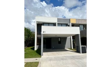 SE VENDEN TOWN HOME /EN PREVENTA Mod.AC1