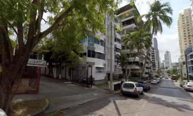EL CANGREJO / COMERCIAL O RESIDENCIAL / 900 M2 / 1ZM7 / FRENTE A VIA