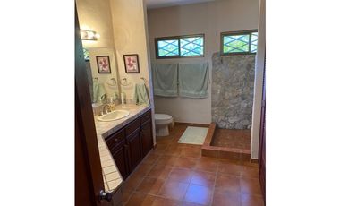 SAN CARLOS / PUNTA BARCO / 3080 M / 8 HABITACION / 4 PARKING / PISCINA