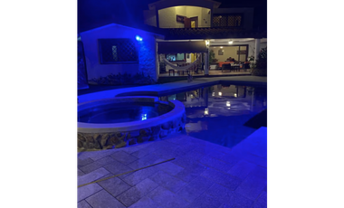 SAN CARLOS / PUNTA BARCO / 3080 M / 8 HABITACION / 4 PARKING / PISCINA