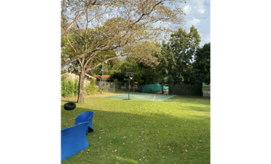 SAN CARLOS / PUNTA BARCO / 3080 M / 8 HABITACION / 4 PARKING / PISCINA