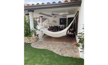 SAN CARLOS / PUNTA BARCO / 3080 M / 8 HABITACION / 4 PARKING / PISCINA