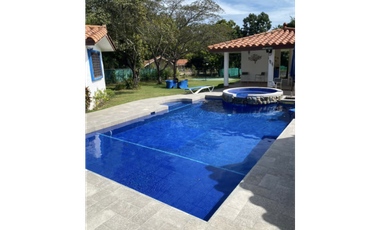 SAN CARLOS / PUNTA BARCO / 3080 M / 8 HABITACION / 4 PARKING / PISCINA