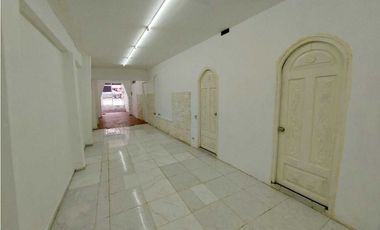 ALQUILER LOCAL PLANTA BAJA A ORILLA DE CALLE VIA PORRAS SAN FRANCISCO