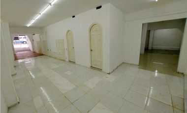 ALQUILER LOCAL PLANTA BAJA A ORILLA DE CALLE VIA PORRAS SAN FRANCISCO