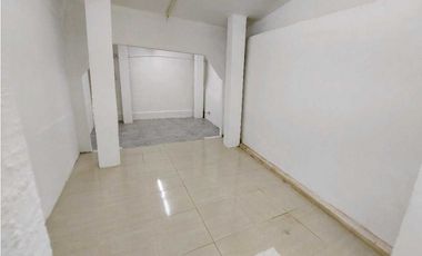 ALQUILER LOCAL PLANTA BAJA A ORILLA DE CALLE VIA PORRAS SAN FRANCISCO