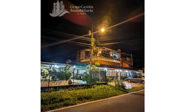 SE VENDE LOCAL PLANTA BAJA, 2 APARTAMENTOS EN PLATAN ALTA 292.80 m2