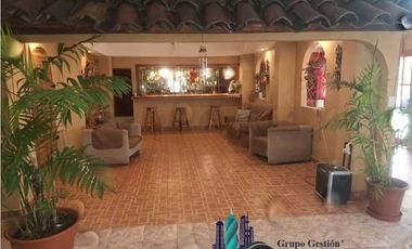 SE VENDE LOCAL PLANTA BAJA, 2 APARTAMENTOS EN PLATAN ALTA 292.80 m2