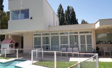 ALQUILA CASA EN VISTALBA COUNTRY - barrio privado