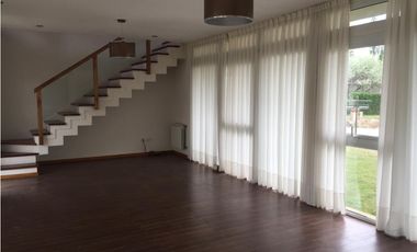 ALQUILA CASA EN VISTALBA COUNTRY - barrio privado